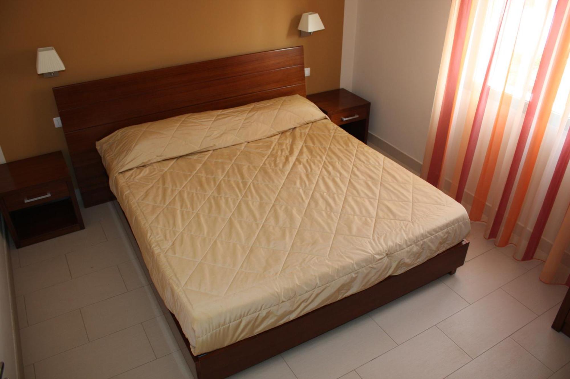 Bellavista Aparthotel Реалмонте Стая снимка