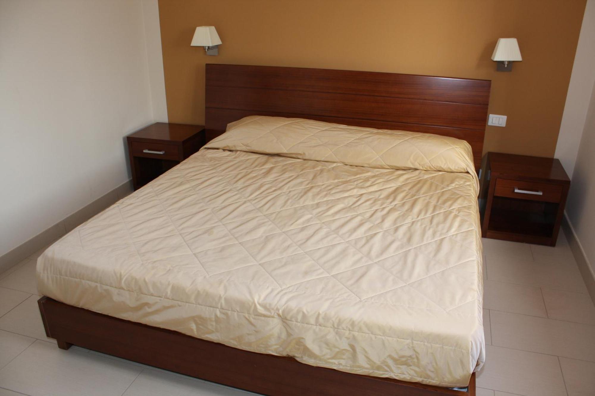 Bellavista Aparthotel Реалмонте Стая снимка